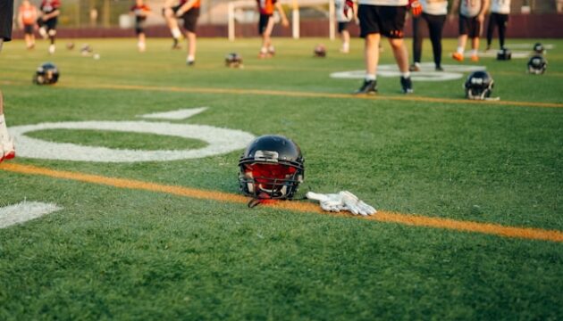 NFL games and award defensive player